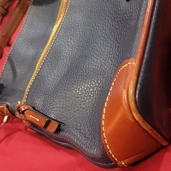 Dooney & Bourkey Crossbody Bag - Picture 3 of 4